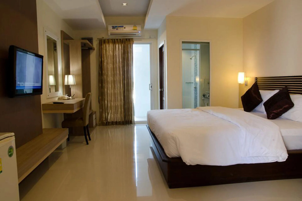 Green Hotel and Resort