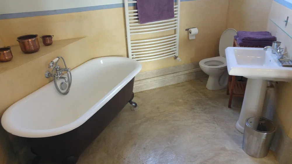 5 Family Apartments with Pool & Large Garden in Historic Pézenas Convent