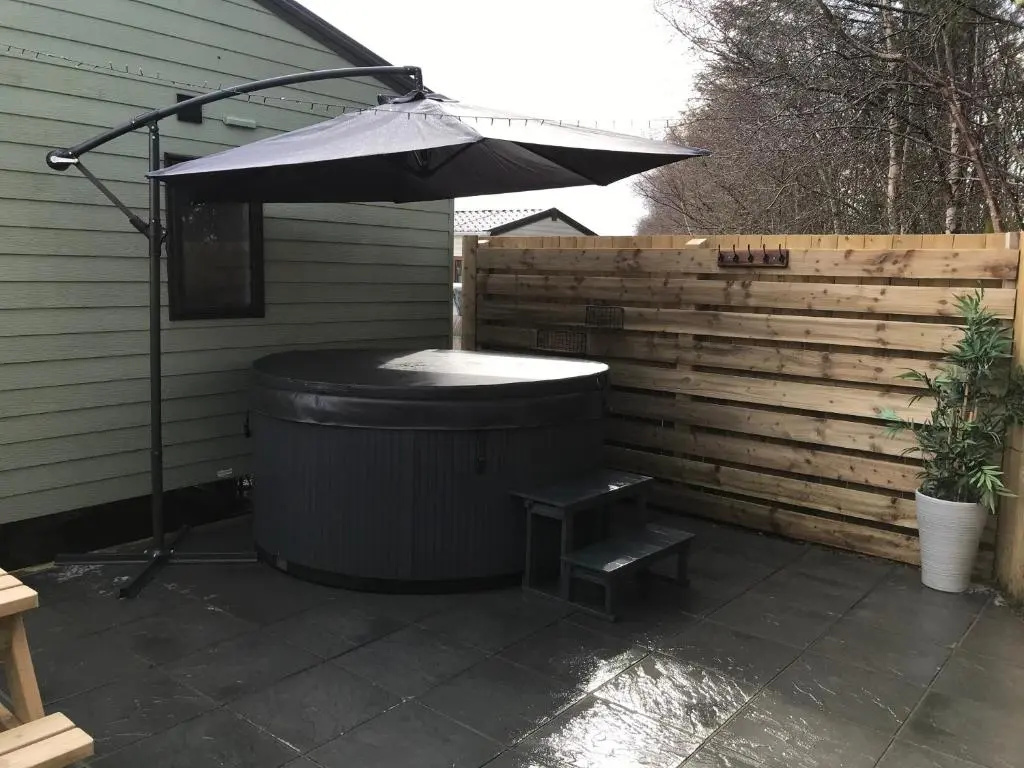 Lola Lodge - Luxury Hot Tub Retreat