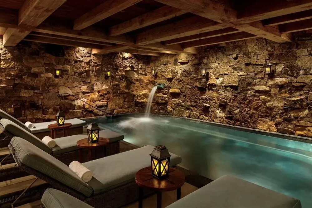 Bachelor Gulch Ritz-carlton 2 Bedroom Mountain Residence With Ski in, Ski out Access, Hot Tub, and Full Service Spa