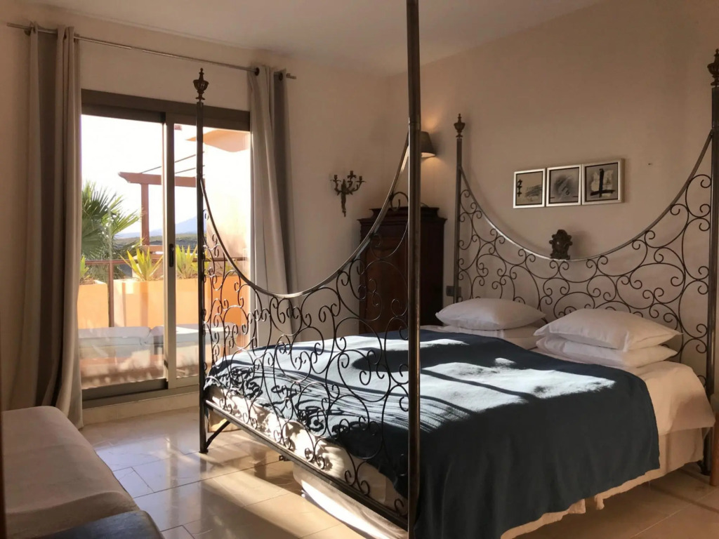 6482 - Luxury one level Penthouse