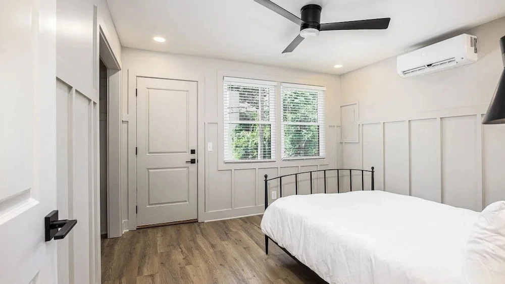 16 Guests Modern Suites, Mins to Downtown The Nomad 4BR Buyout by Avantstay