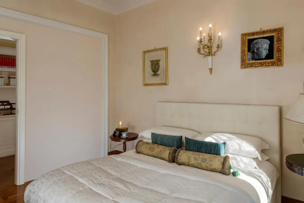 Luxury Apt with Colosseum View