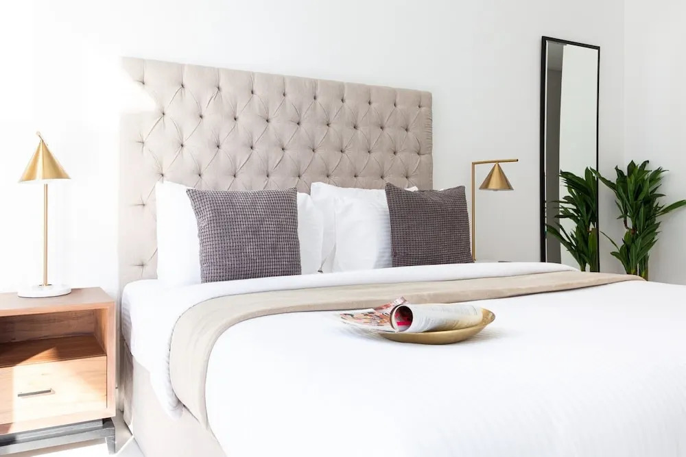 Mesmerizing Upscale 1BR Apartment in Soho Palm Jumeirah