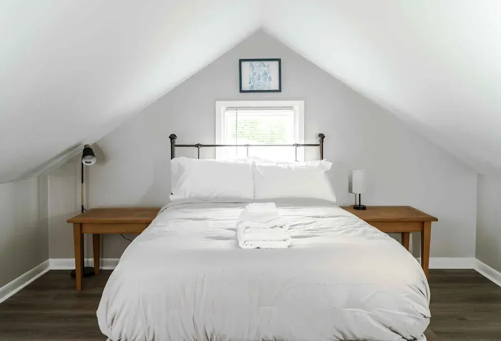 Pet Friendly Lake Geneva Getaway for 6!