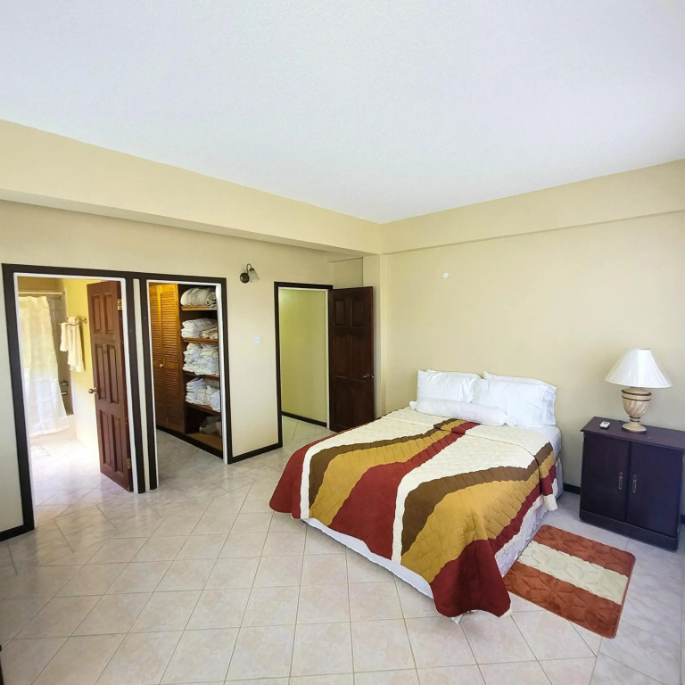 Venance Grand Yer apt 2 Enjoys Sea Views in Rodney Heights