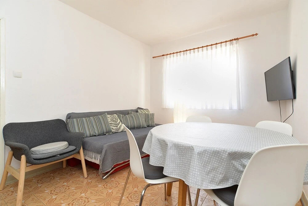 Apartment 1928
