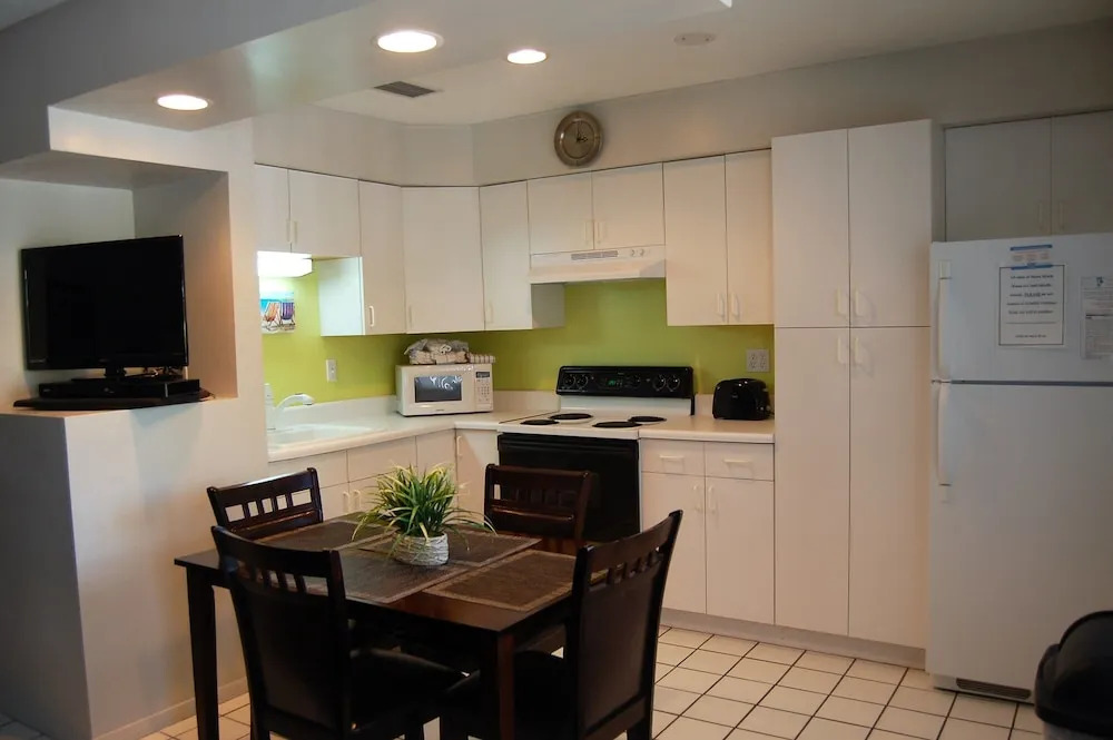 Siesta Beach House #106 1 Bedroom 1 Bathroom Condo