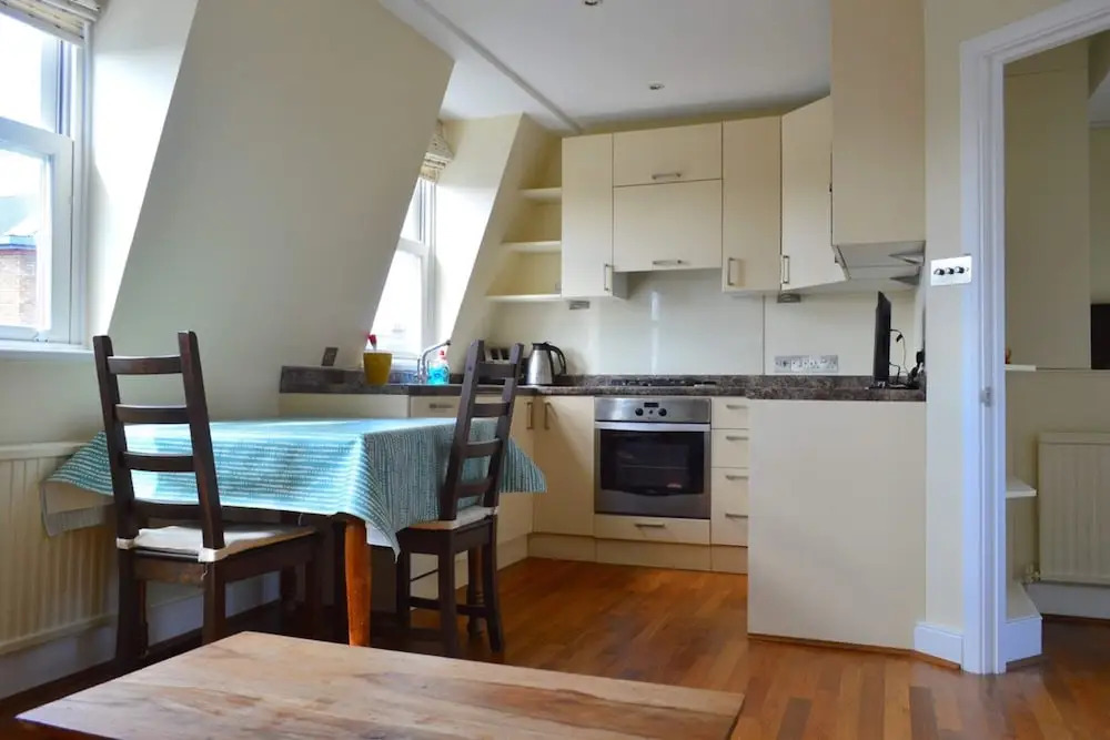 Lovely Top Floor Flat in Leafy Fulham