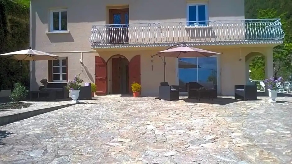 Villa Emmony