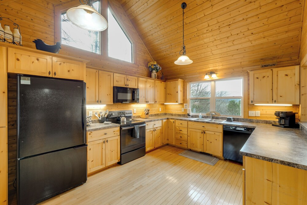 Hot Tub + Game Room: Spacious Blue Ridge Retreat!