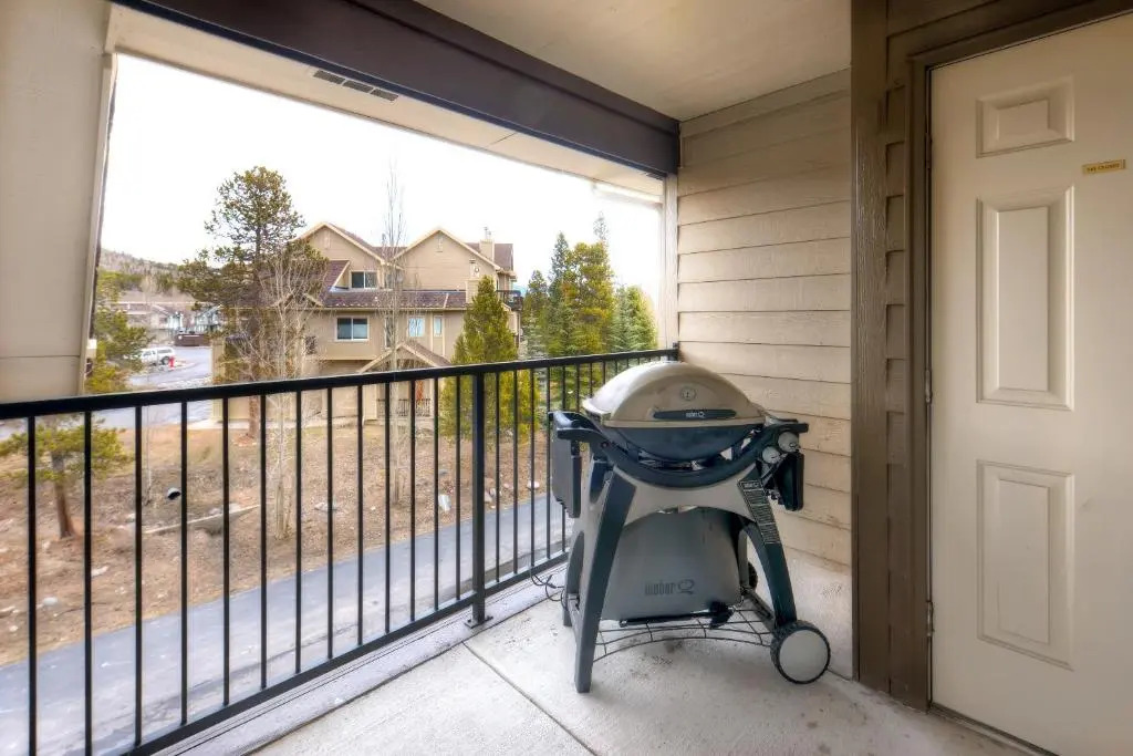 Three-Bedroom Spacious Condo 206 at Bay Club