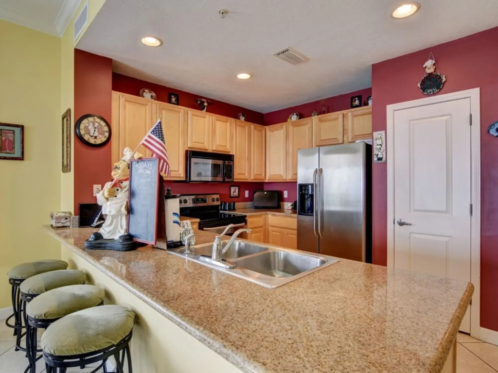 Grandview East 1505 3 Bedroom 2 Bath Condo on the Beach by RedAwning