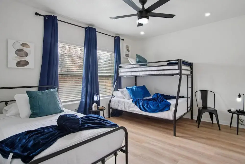 Minutes to Downtown Spacious 4BR 3BA Historic Gem