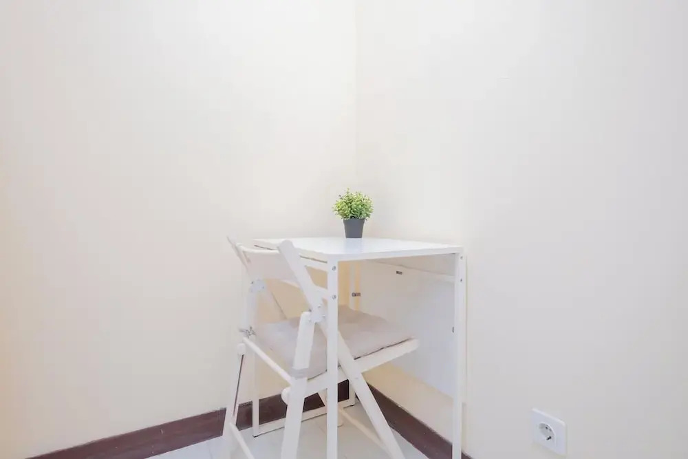 Homey 2Br Apartment At Cinere Resort Near Cinere Mall
