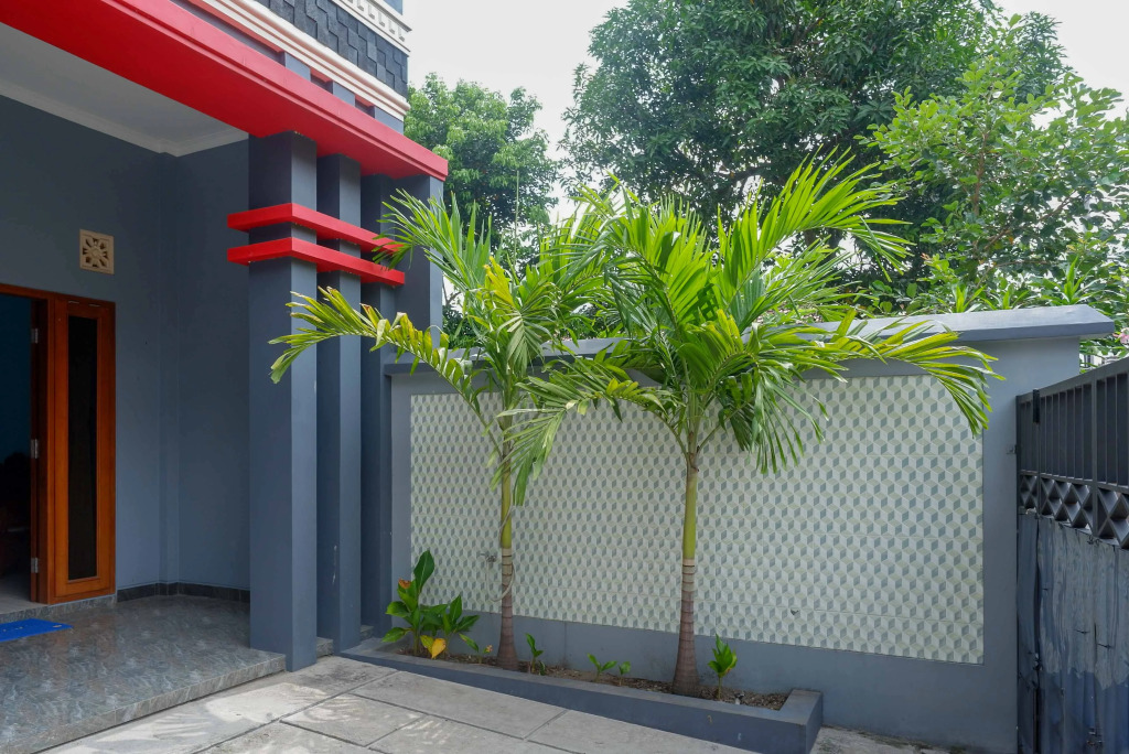 RedDoorz Syariah near Monumen Jogja Kembali