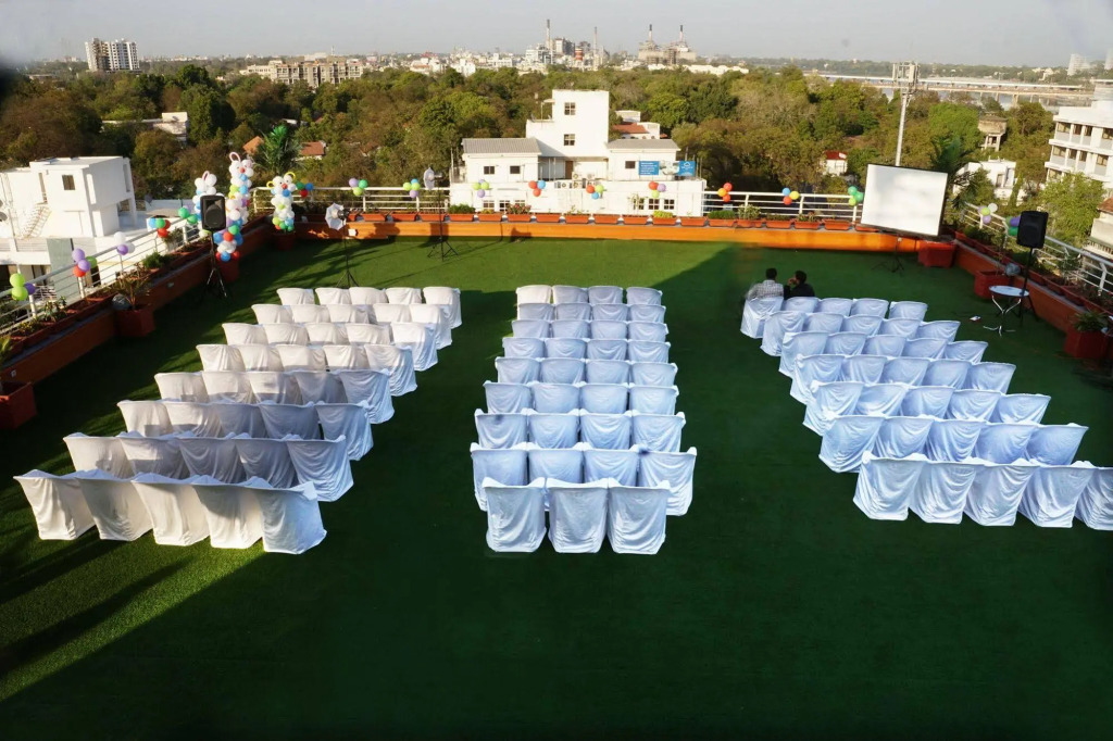 SilverCloud Hotel and Banquets