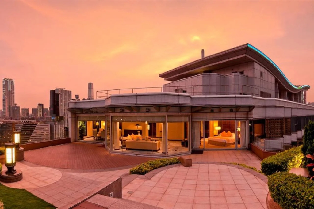 Harbour Plaza Metropolis