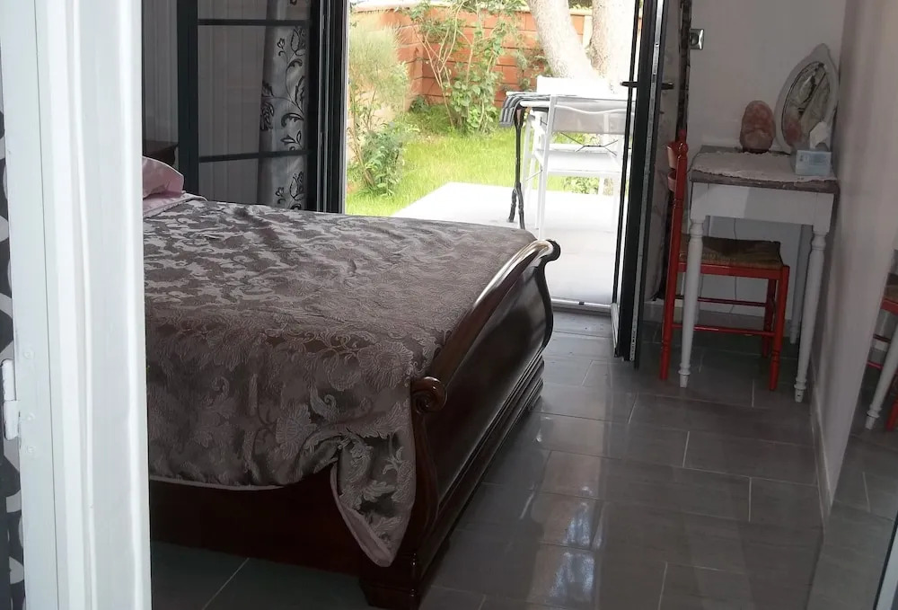 Luxury Guest Room, Private Entrance, Shower Room, wc, Terrace, Private
