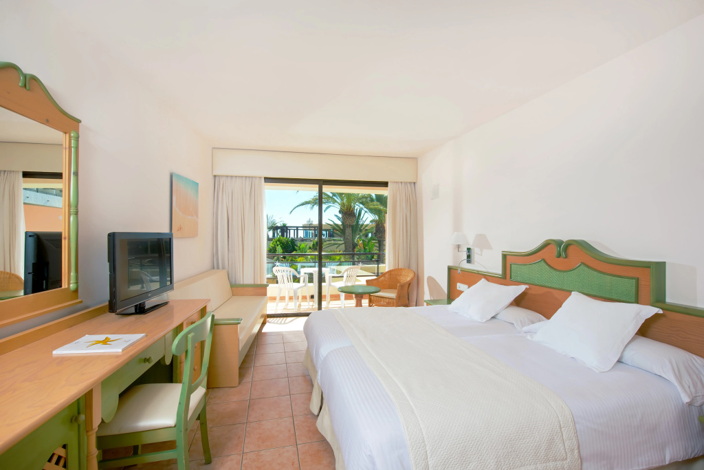 Iberostar Waves Playa Gaviotas All Inclusive