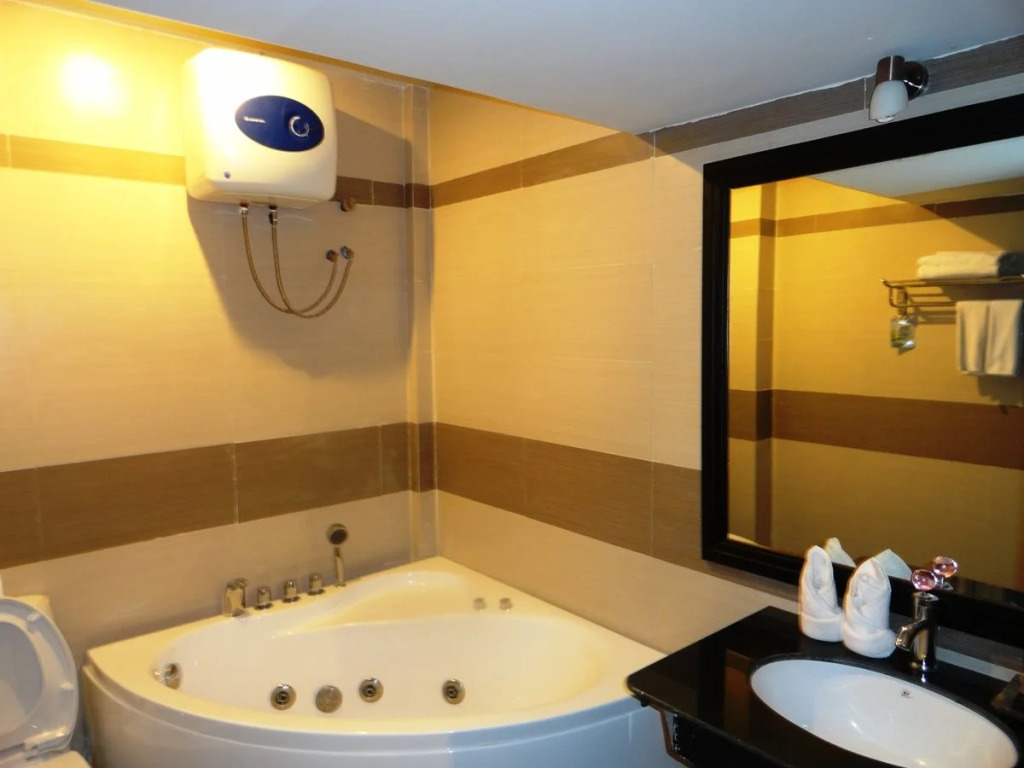 Rock Royal Hotel & Resort