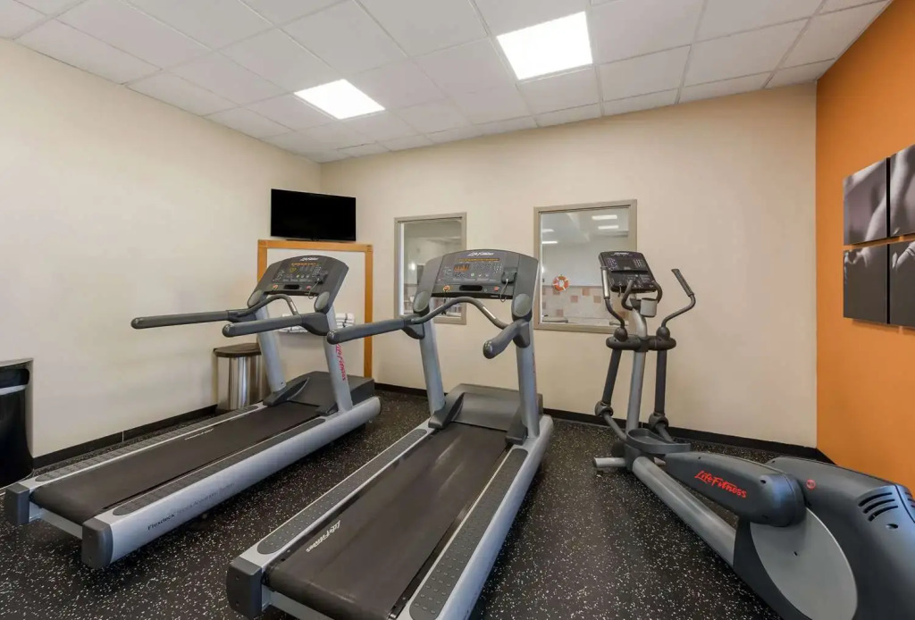 Country Inn & Suites by Radisson, Findlay, OH