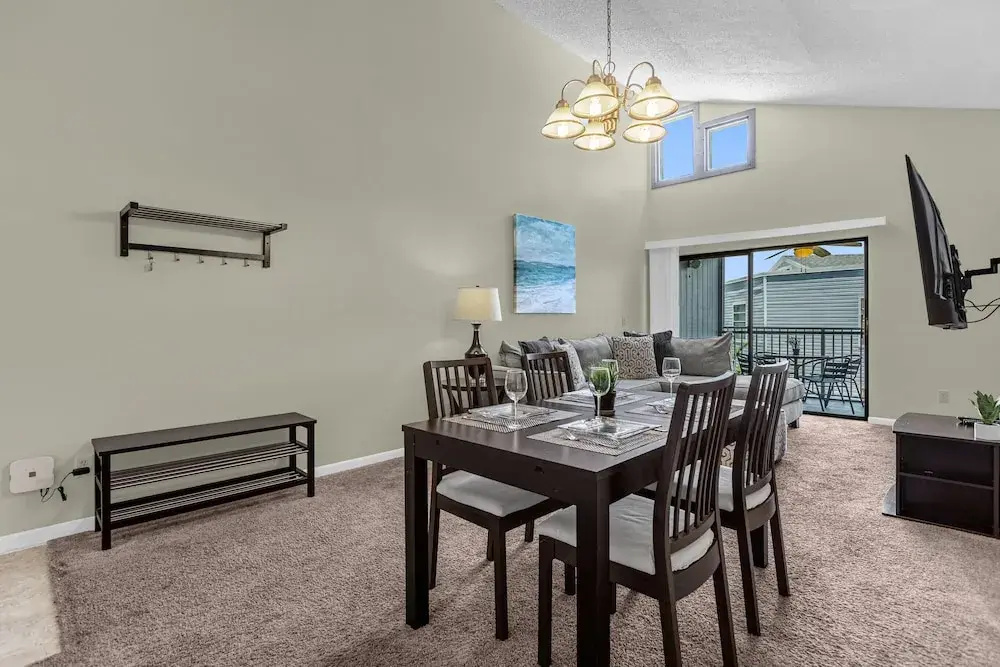 Upstay Condo Near MCO Airport w Golf & Pool