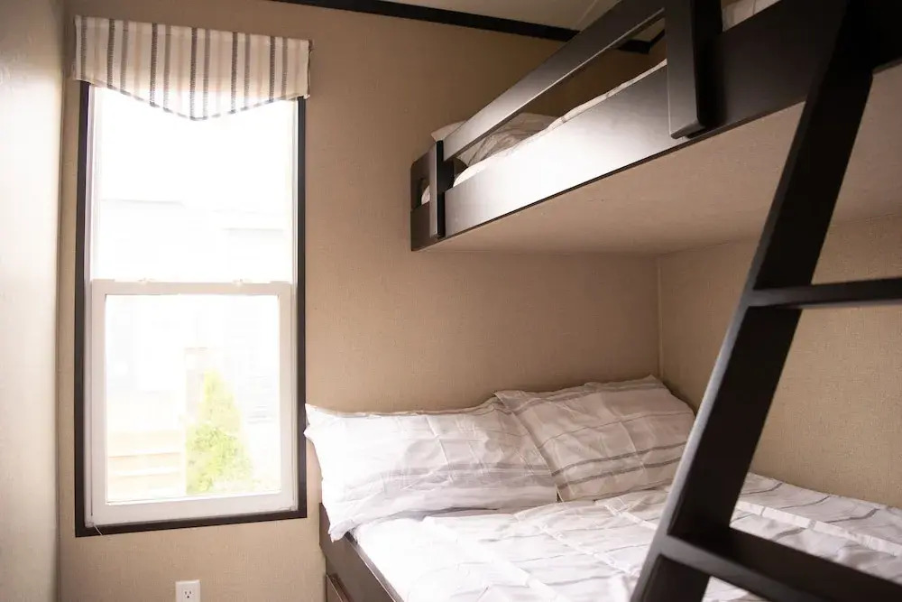 Vine Ridge Resort - Cottages