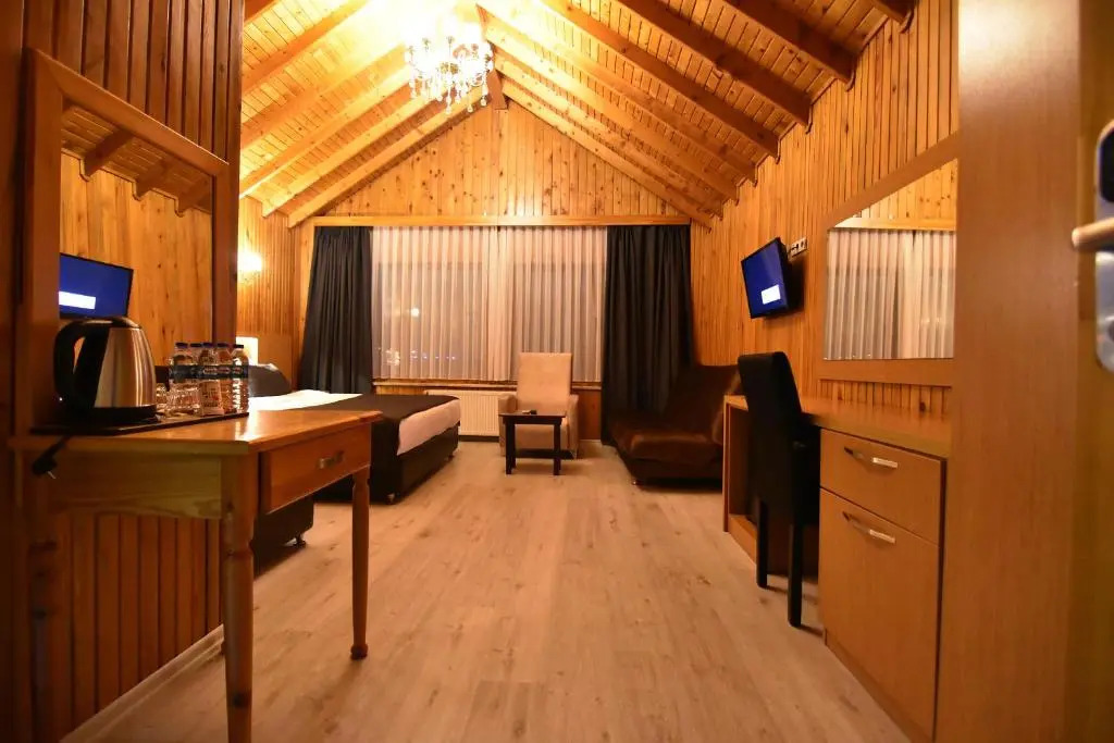 Green Palace Suite Hotel