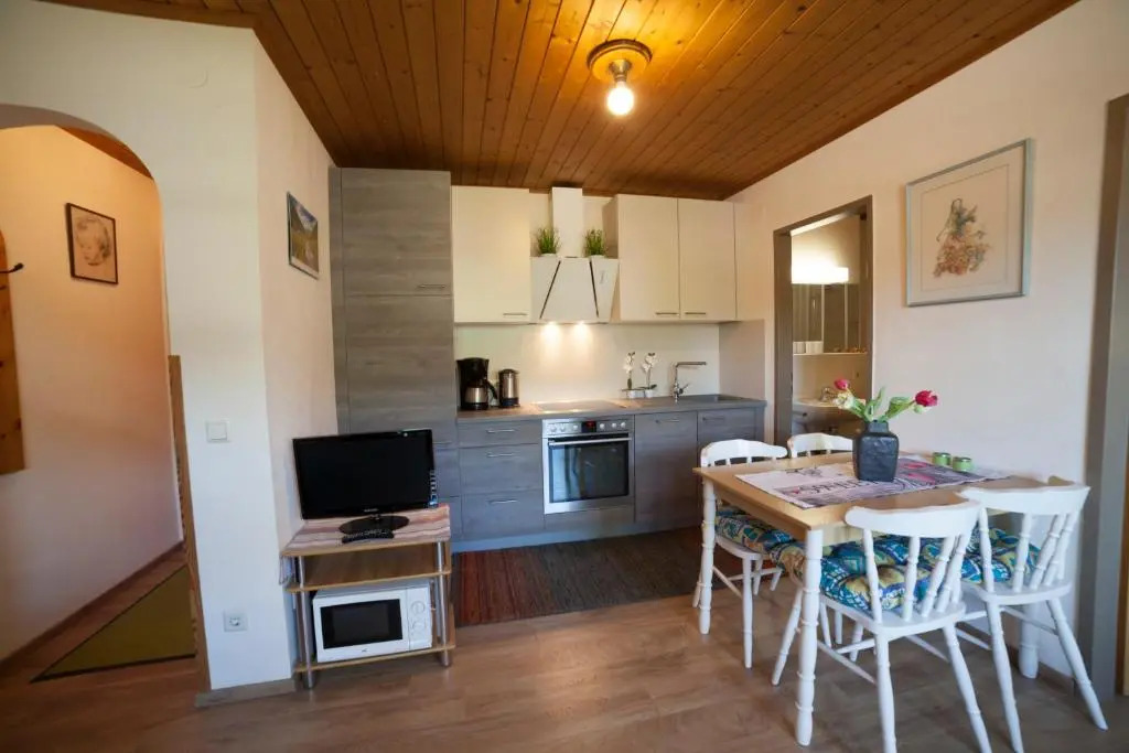 Mountainview Appartement mit Balkon und Carport