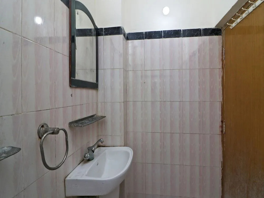 SPOT ON 37503 Hotel Akash