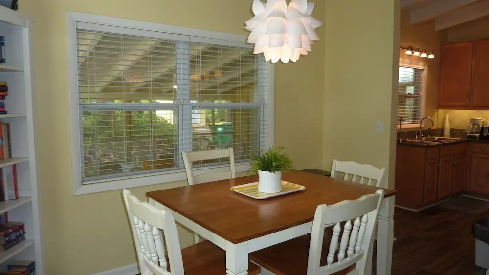 Mellow Yellow - 3 Br Home