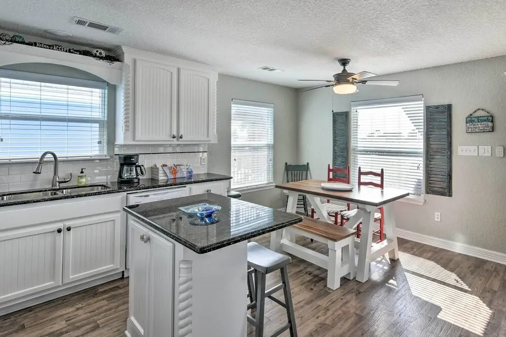 2 Blocks to Gulf: Surfside Beach Family Home!