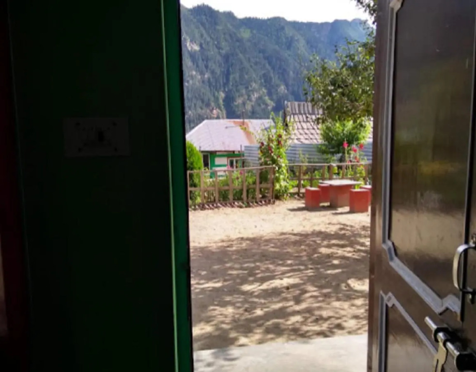 StayApart Shruti Guest House