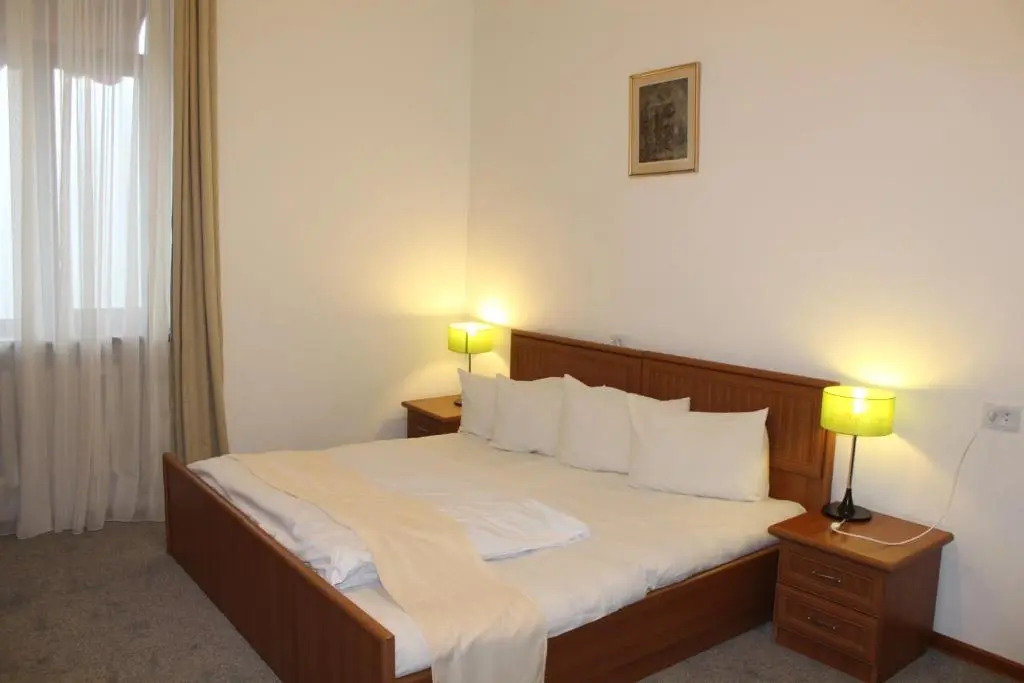 Diligence Hotel & restaurant