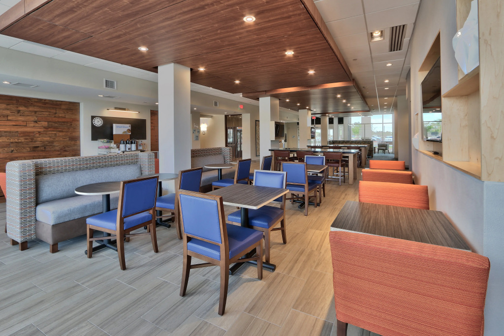 Holiday Inn Express & Suites - Roswell by IHG