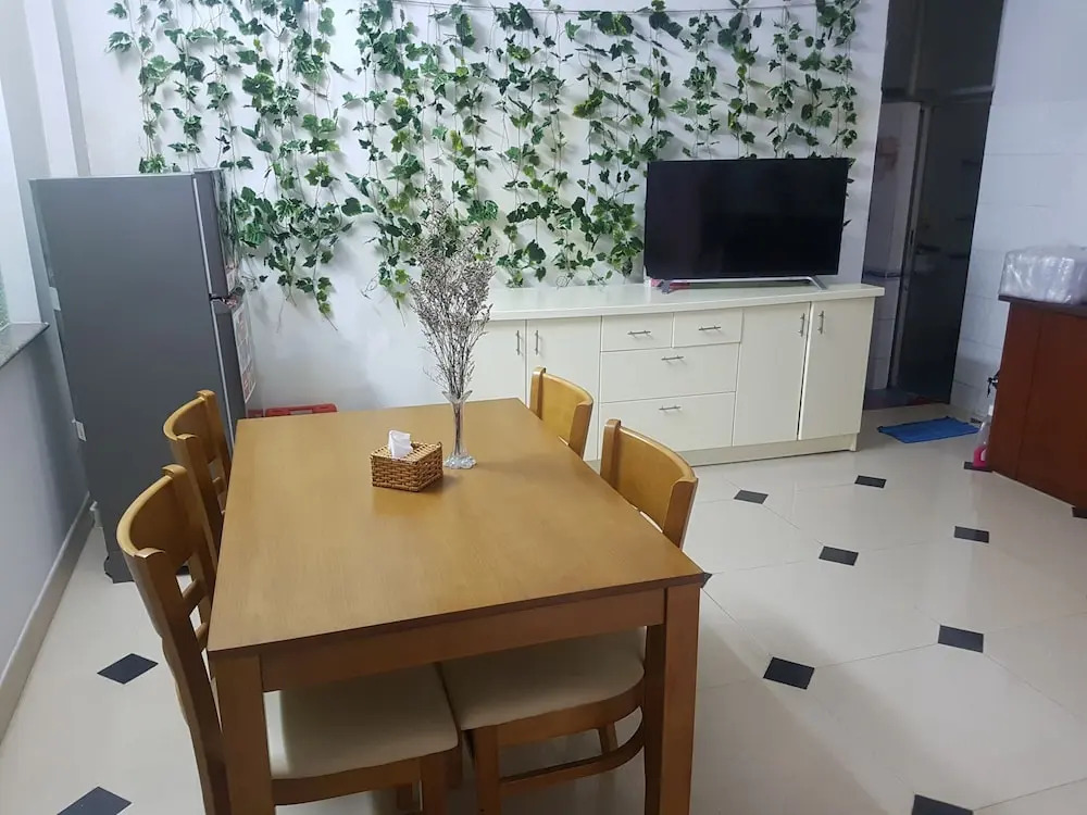 Drop By Saigon Hostel