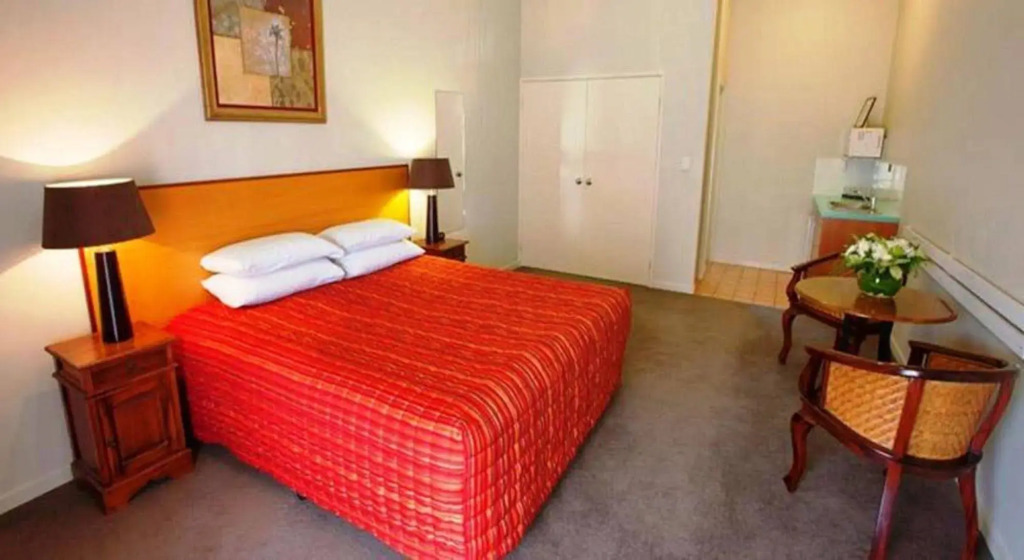 Higgins Lane Motel