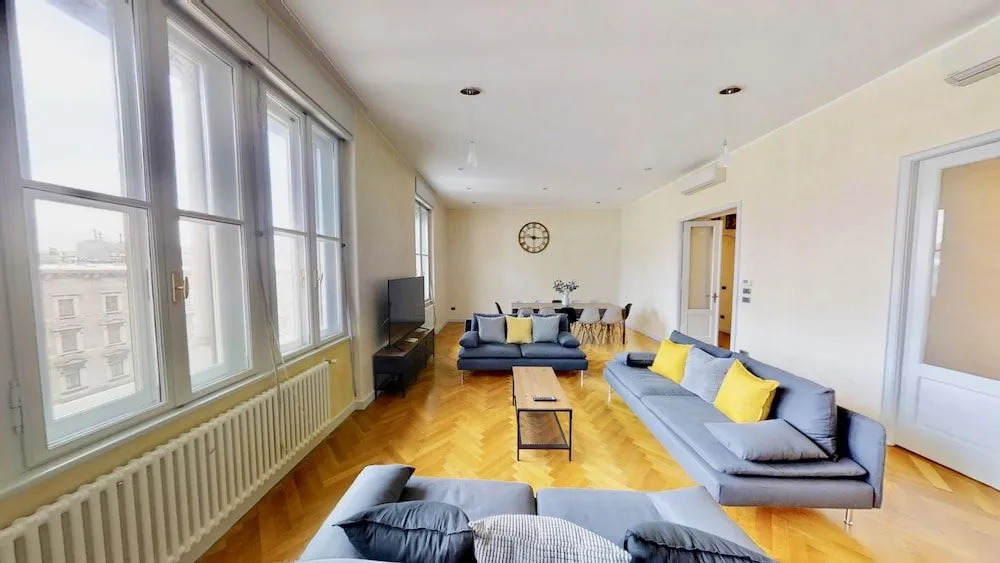 Triestevillas A/C Huge Central & Brand New - 5BR