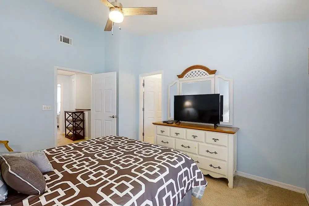 Lovely Oceanfront Townhome W/free Wifi, Central AC, Shared Pool, Private W/D