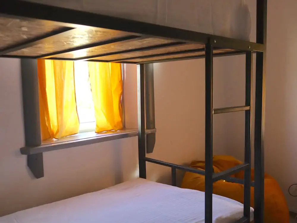 ESENIN 1 Hostel & Bar