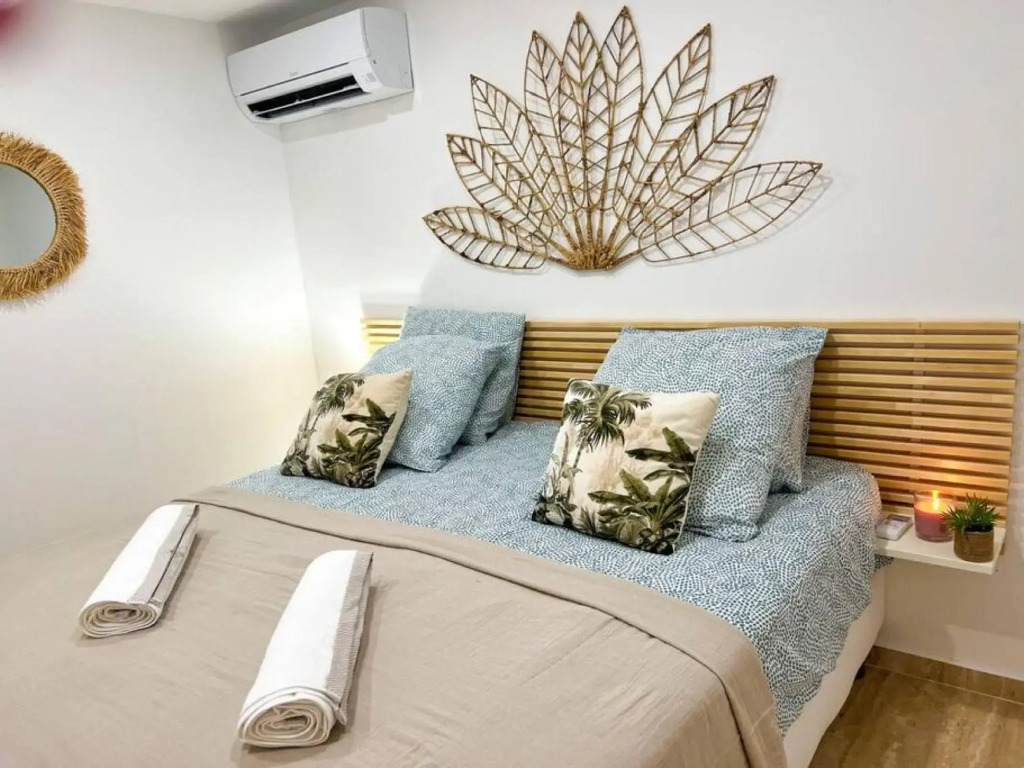 Maracuja 5, Orient Bay village, walkable beach at 100m