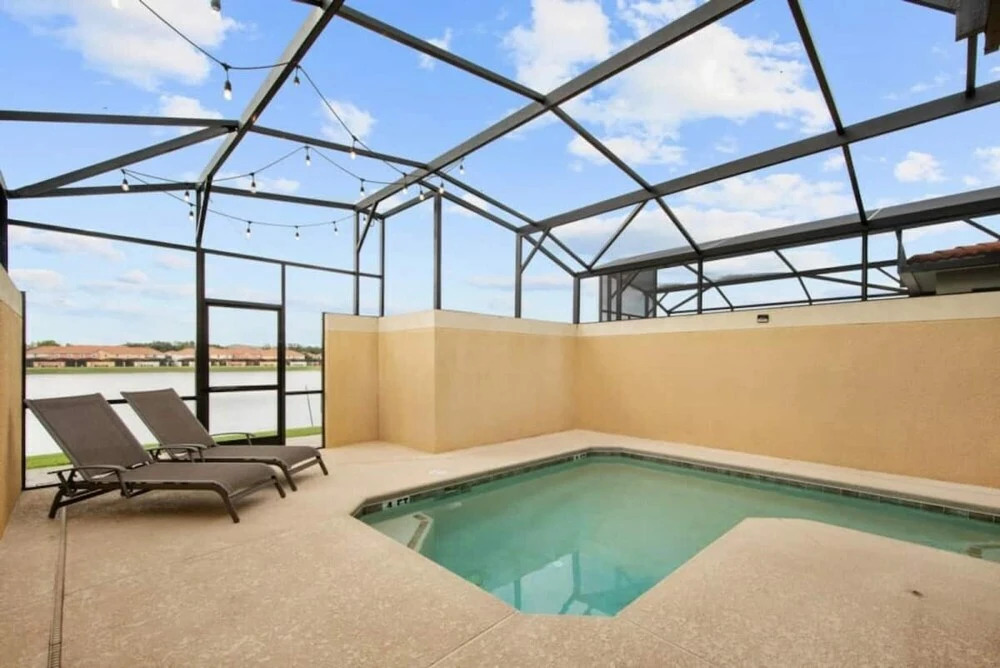 8937 Perfect for Your Vacation Close Disney