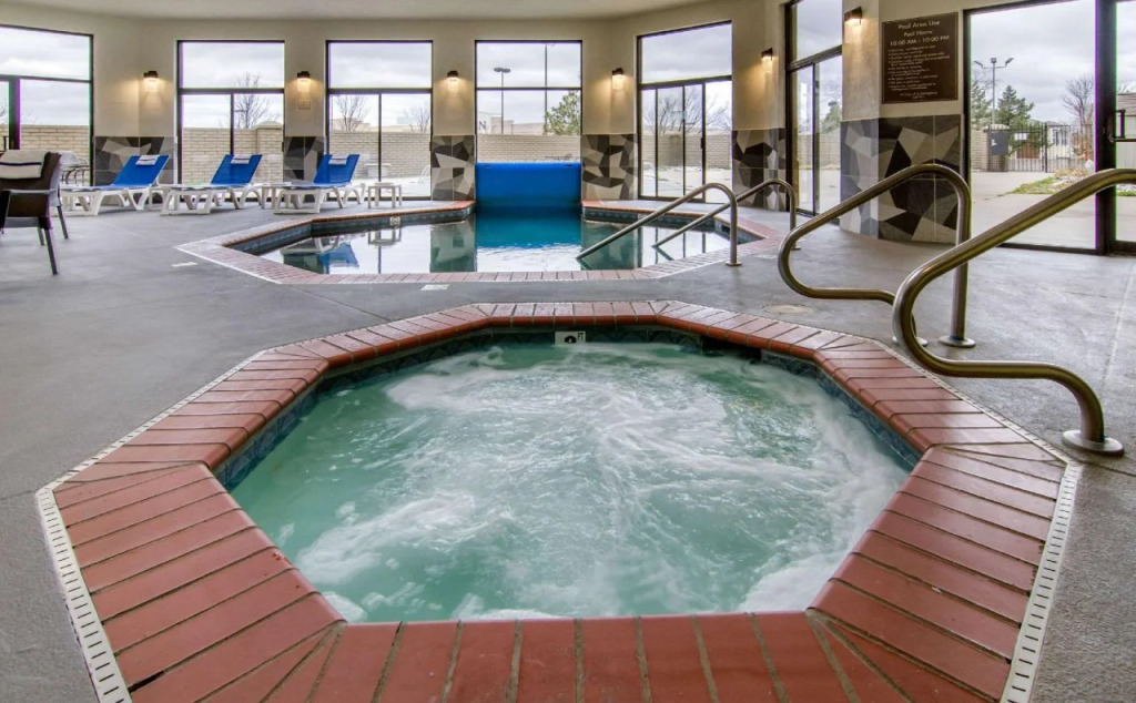 Comfort Inn & Suites Wichita Northeast