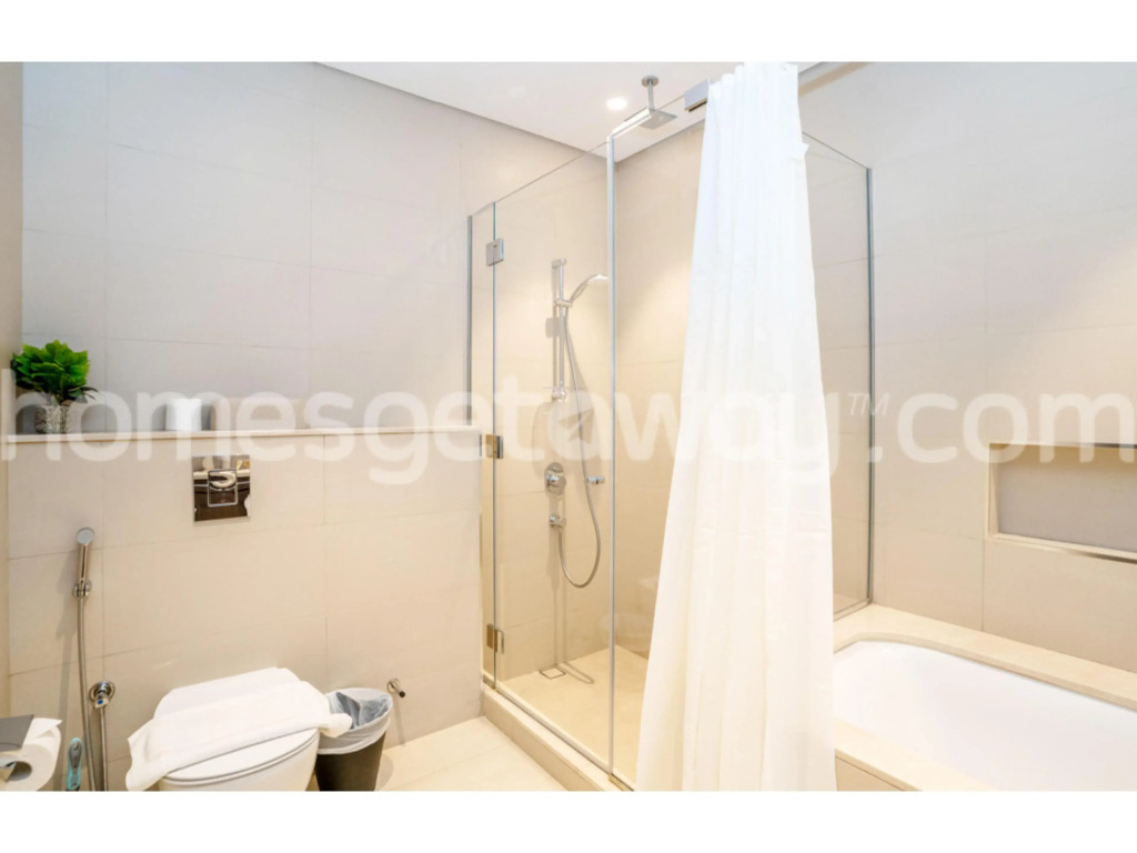 KeyOne - 3BR with Maids in Downtown Views