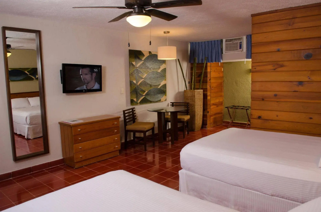 Hotel Casa Colonial Cozumel-Dog Friendly