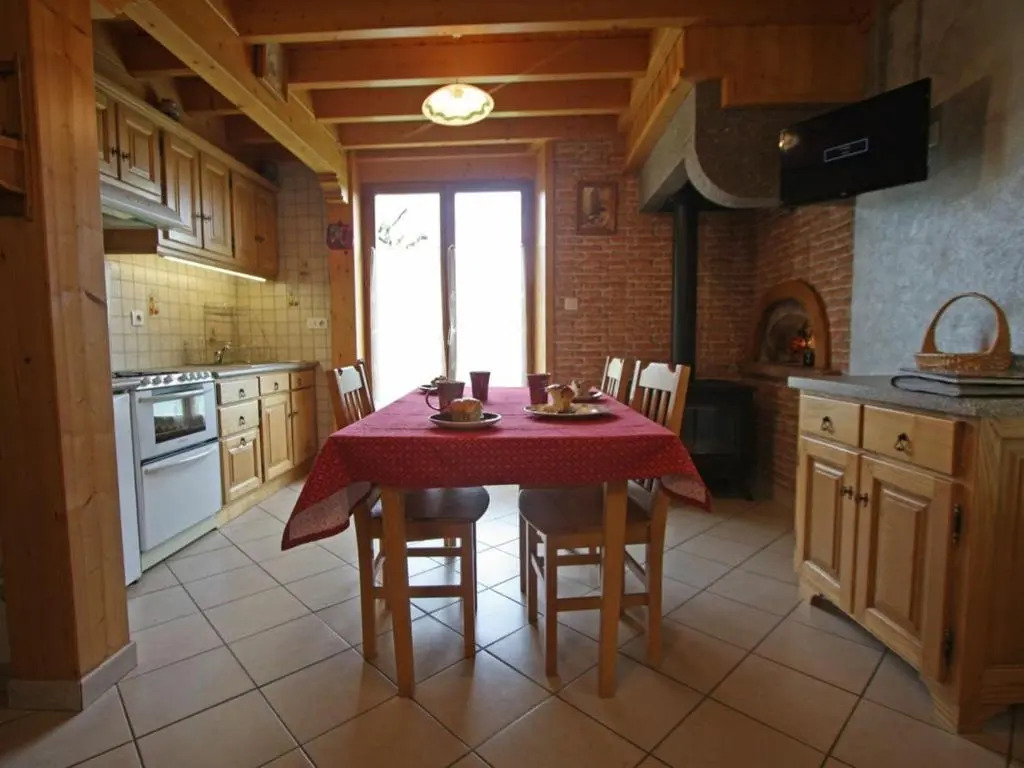 Maison montagnarde rénovée avec cheminée et randonnées - FR-1-589-281