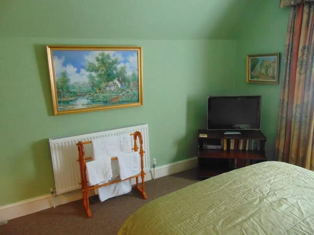 Holywell House