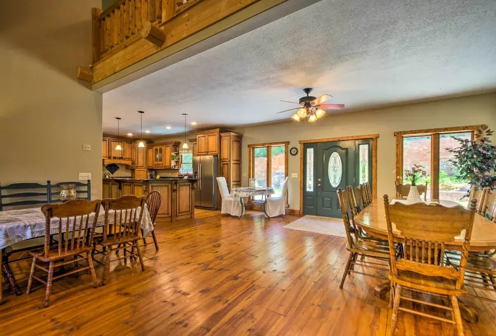 Tryon House w/ Hot Tub - Near Equestrian Centers!