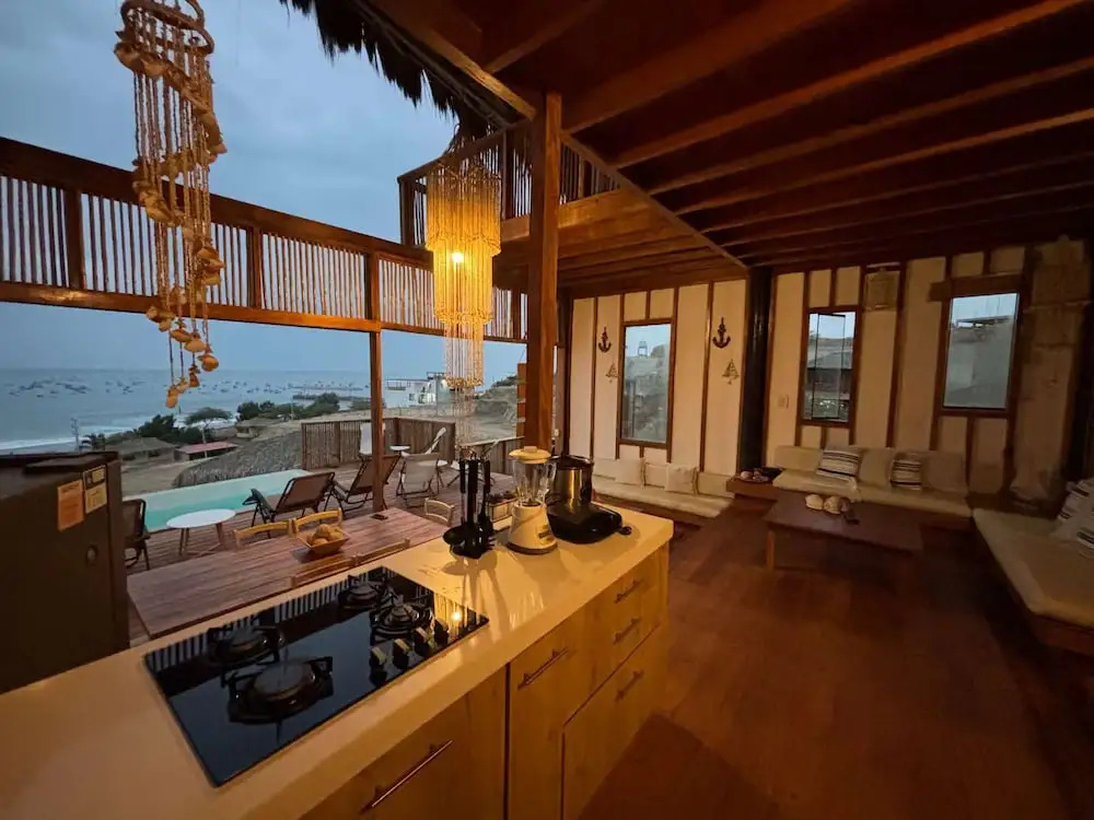 w Beachside 8BR Villa in Punta Veleros
